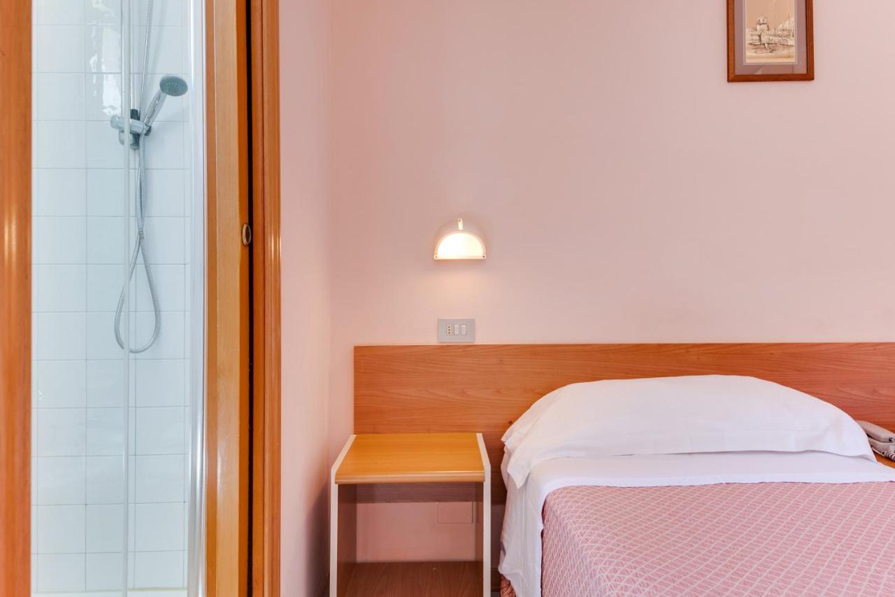 Hotel Sorriso Rimini Esterno foto