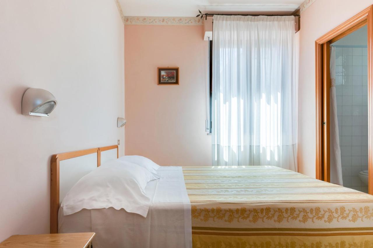 Hotel Sorriso Rimini Esterno foto