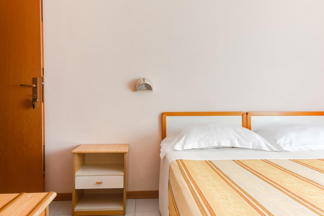 Hotel Sorriso Rimini Esterno foto