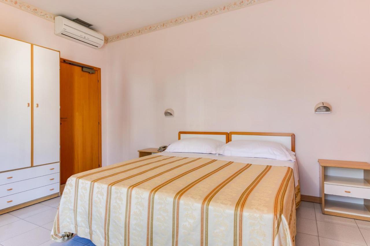 Hotel Sorriso Rimini Esterno foto