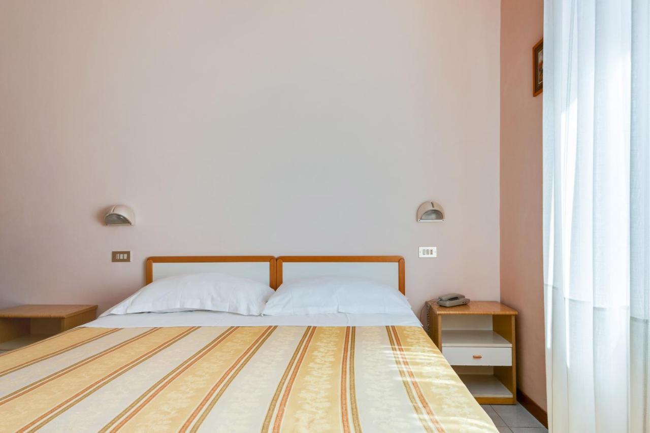 Hotel Sorriso Rimini Esterno foto