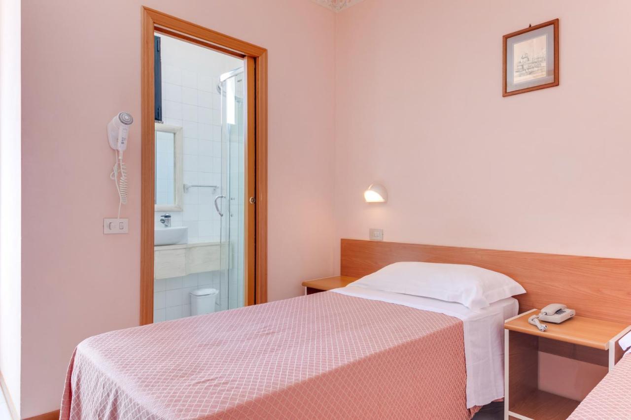 Hotel Sorriso Rimini Esterno foto