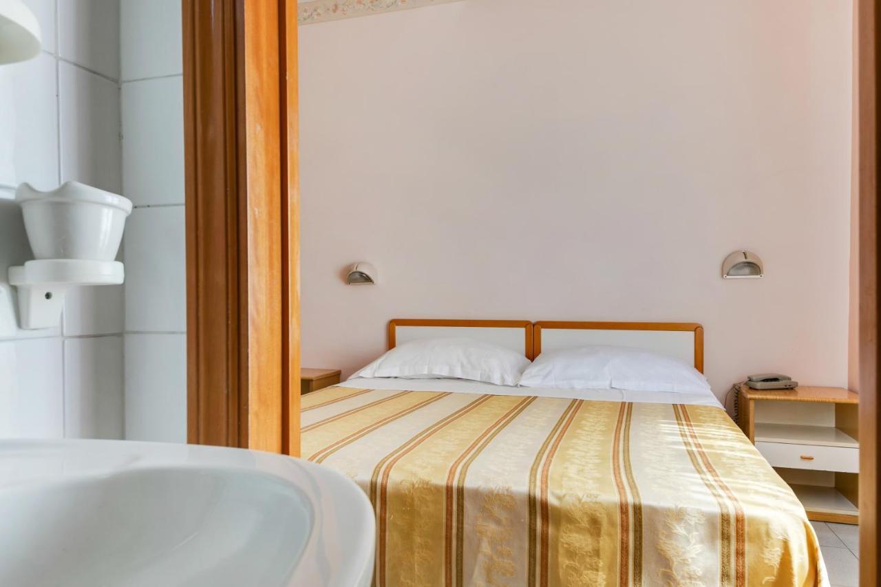 Hotel Sorriso Rimini Esterno foto
