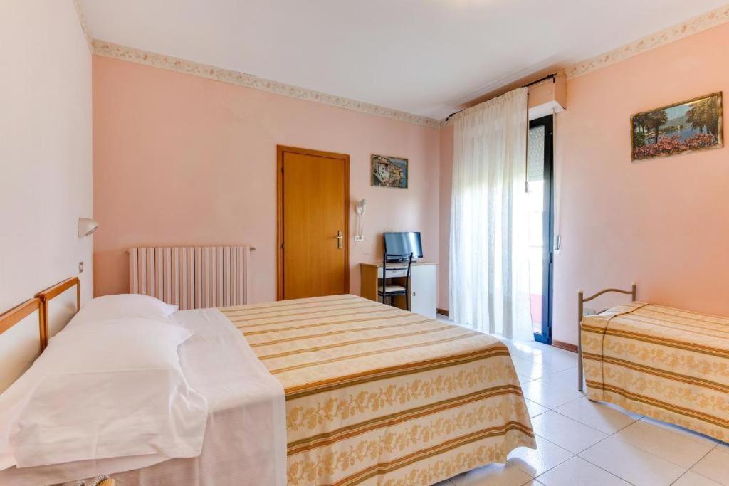 Hotel Sorriso Rimini Esterno foto